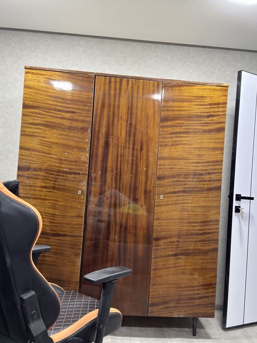 Шкаф старый советский самовывоз