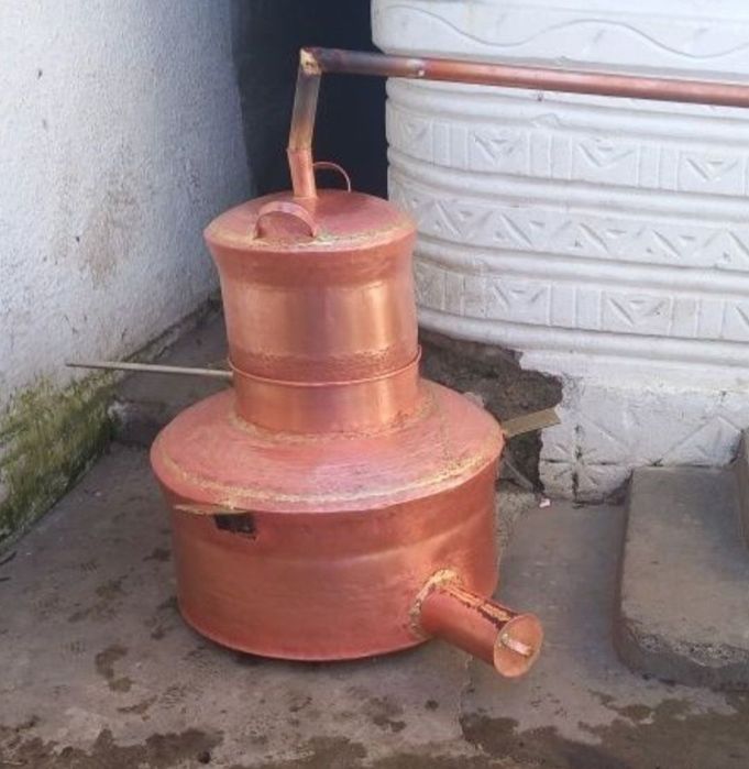 Vând un cazan de țuică din cupru alimentar capacitate de 120 litri cu