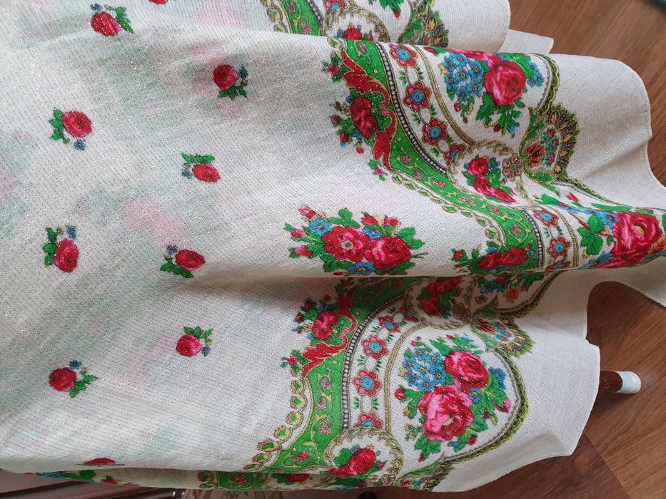 Платок пр-во япон.7000тн., платье комбинирован.,ветровка с капюшоном.