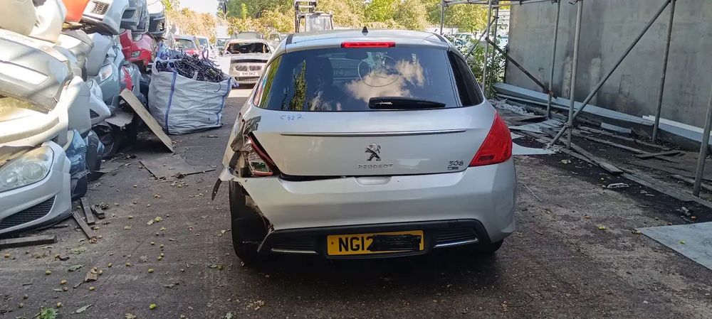 Dezmembrari / Dezmembrez Peugeot 308 1.6 DV6C cutie viteze manuală cod culoare EZR - VOPSEA GRI ALUMINIU