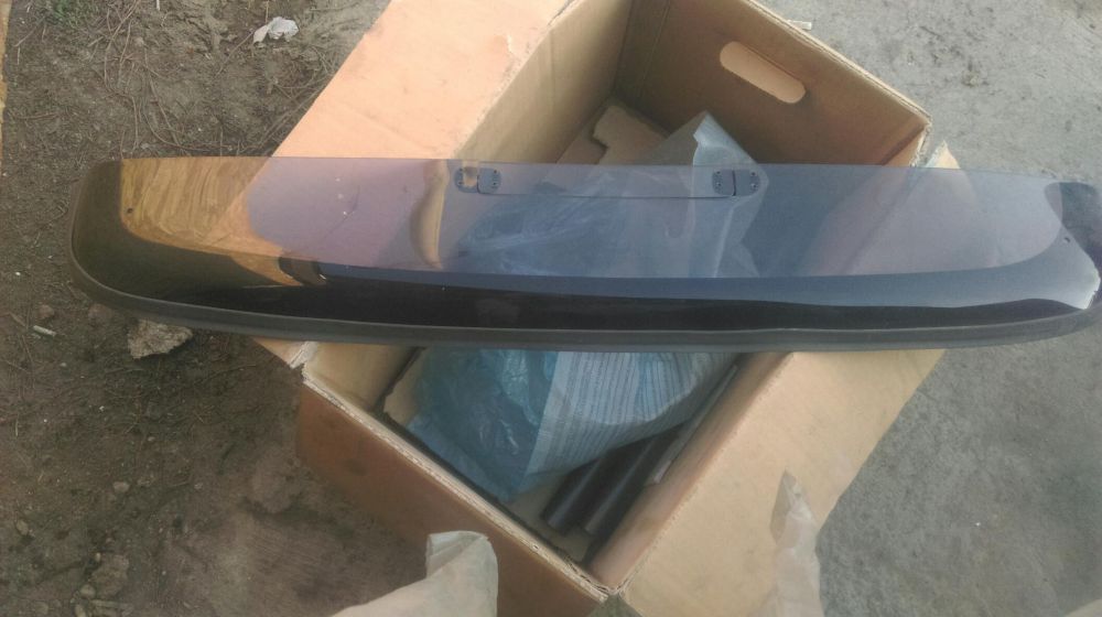 Продам фирменный казырёк на люк