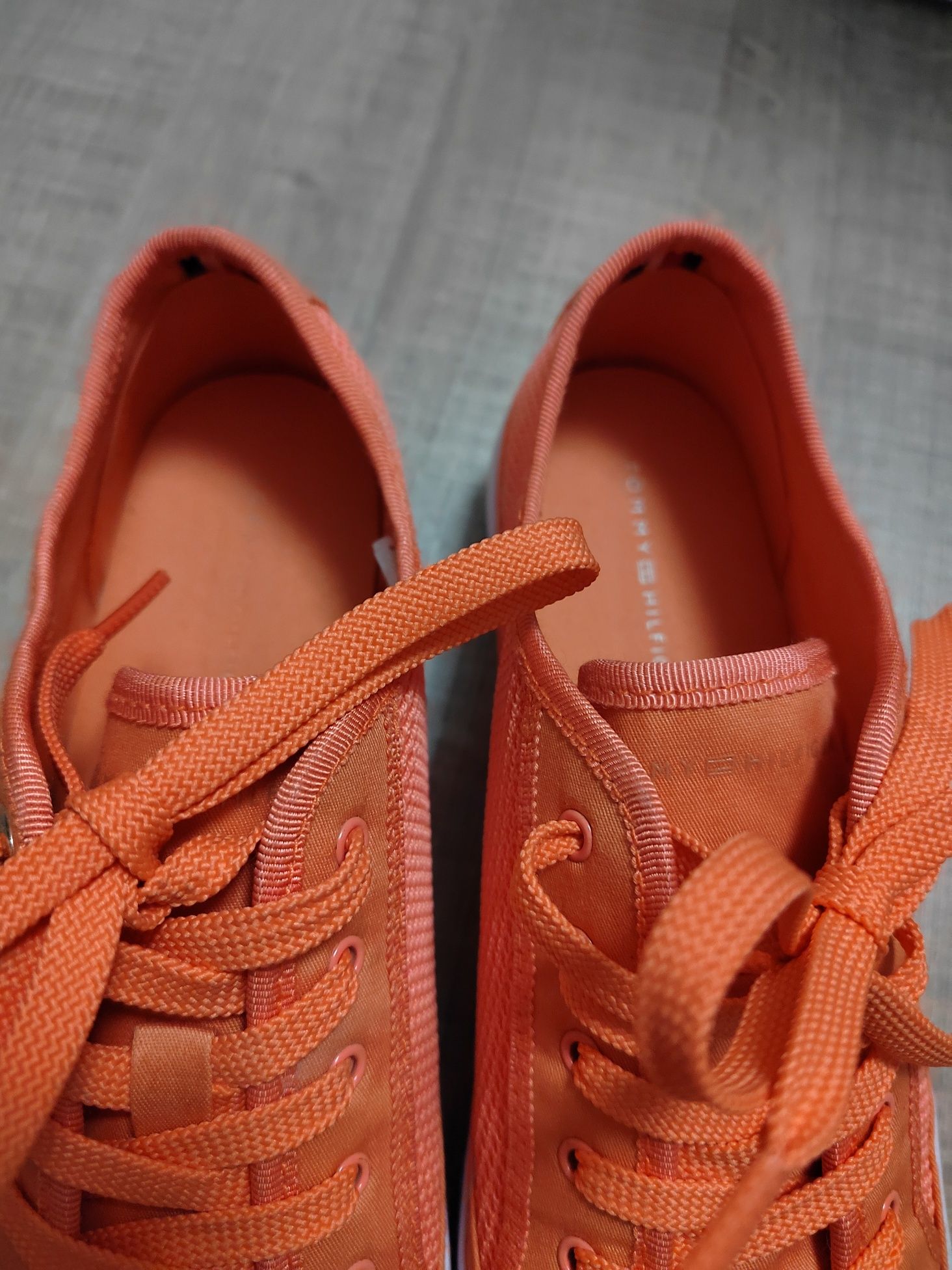 Tommy Hilfiger / mărimea 38