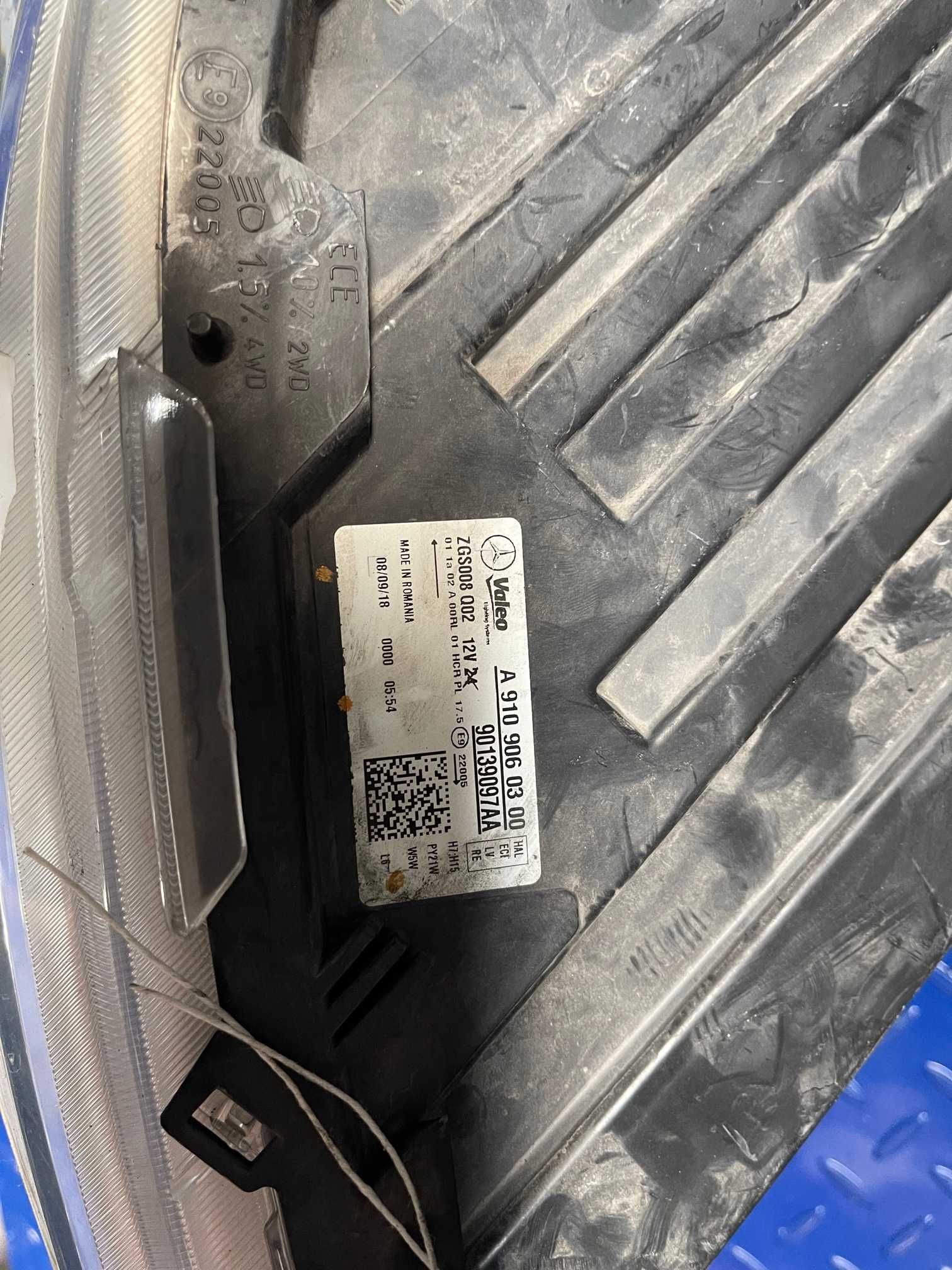 far dreapta (ANGLIA) pentru MERCEDES SPRINTER W907