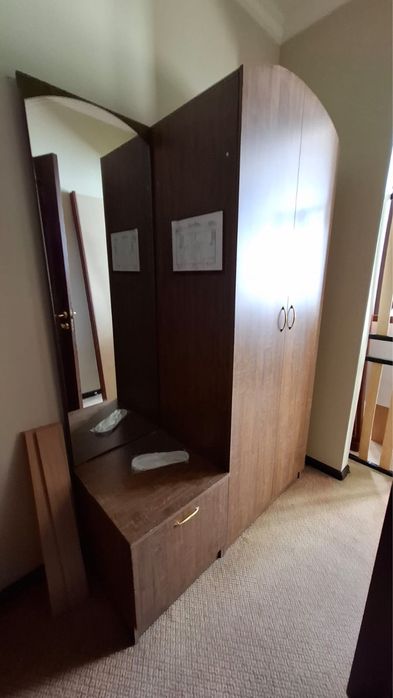Продам прихожую б/у