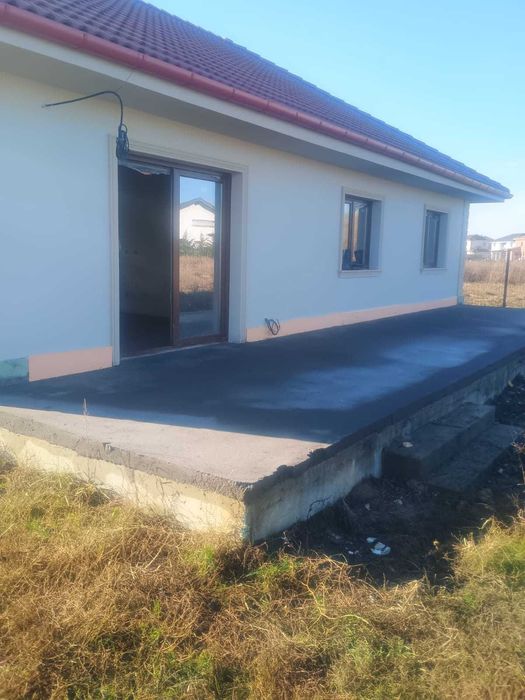 Vand casa semifinisata in Satu Mare