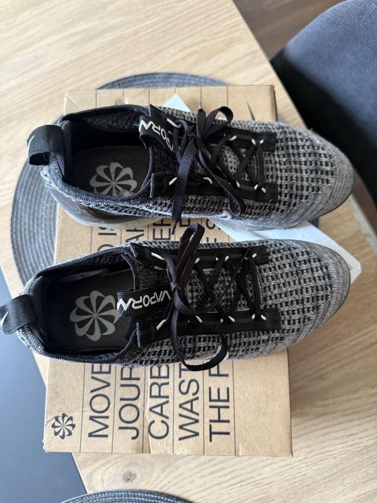 Дамски маратонки Nike