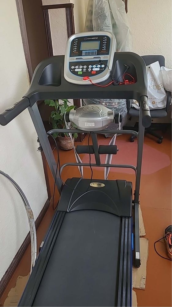 Беговая дорожка Life Gym