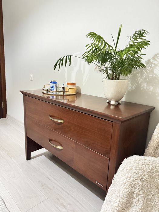 Комод и две тумбочки