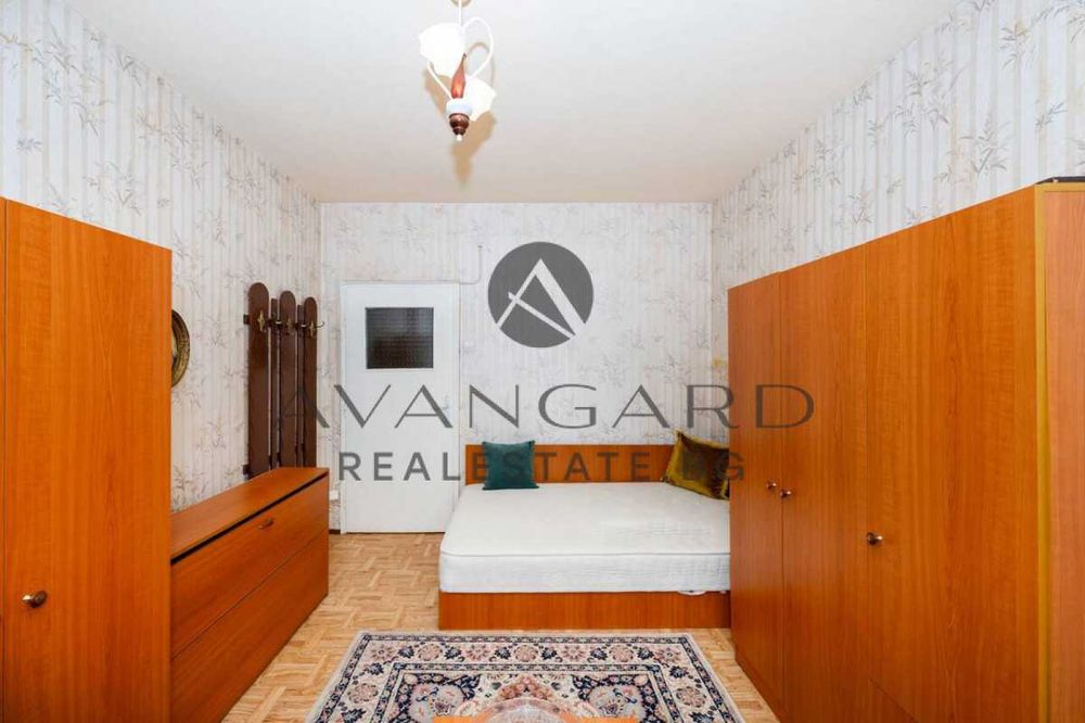 Продава се Тристаен апартамент в Пловдив, Център - 76 кв.м за 2014 €/кв.м - Снимка #4