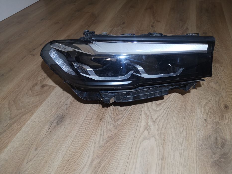 Far bmw f90 g30 M5 dreapta LED