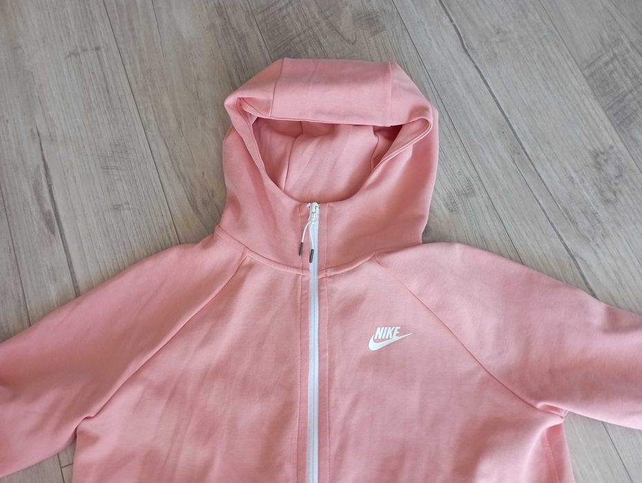 Nike дамски суичър и горница