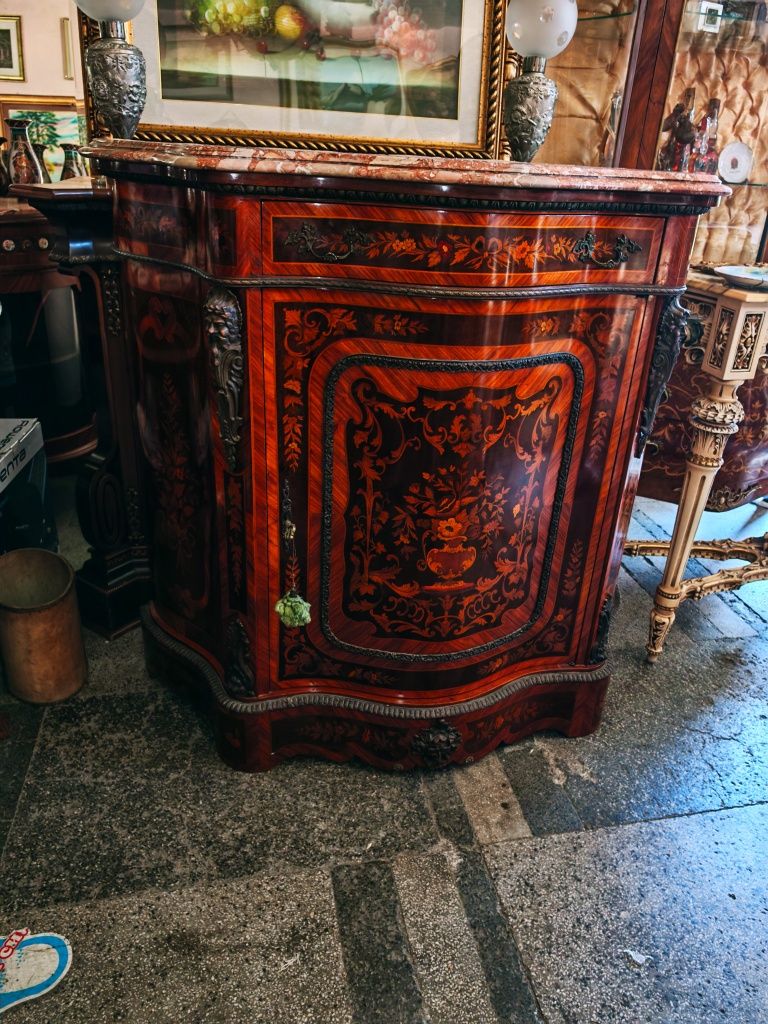 Бароков бар шкаф