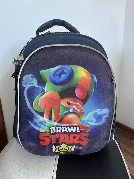 Отдам рюкзаки школьные мальчиковые