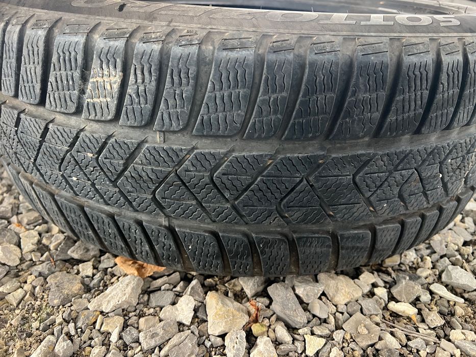 Pirelli sottozero 215 50 18