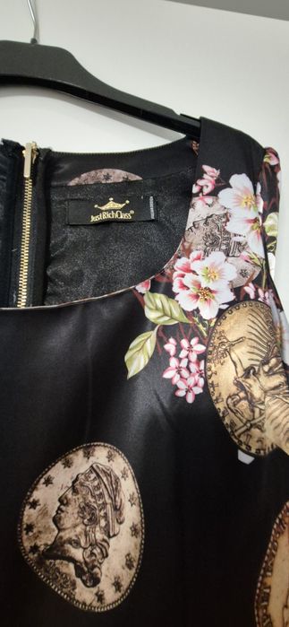 Сатенена рокля за повод или парти