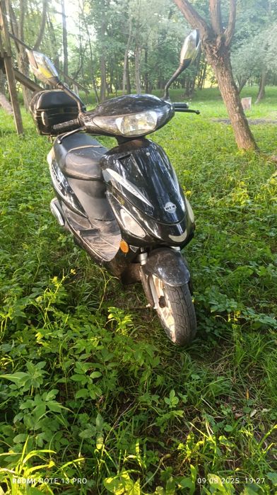 Vând scuter de 50cc