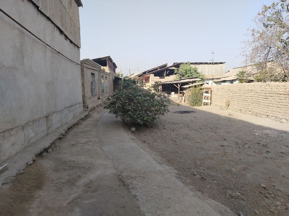 Беш бола 33 мактаб оркасида йер участка сотилади