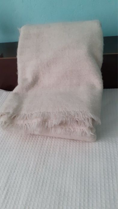Вълнено Бяло Одеало