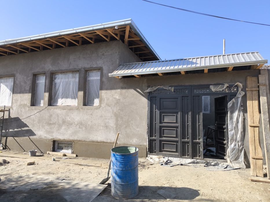 Янги Ховли Уй сотилади