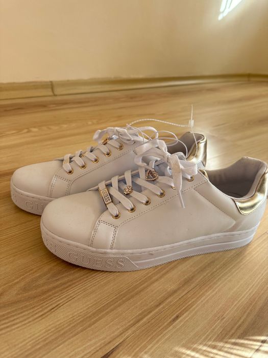 Дамски маратонки Guess