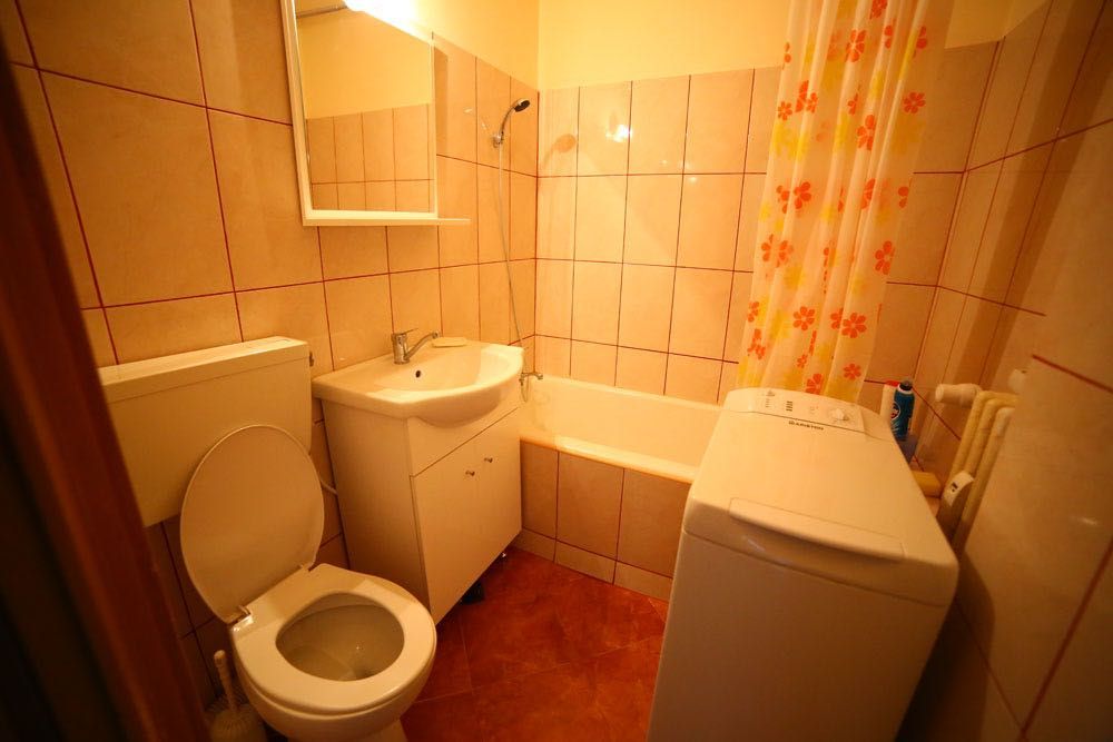 Inchiriez Apartament 2 Camere Vis a Vis  de Auchan, Crangasi