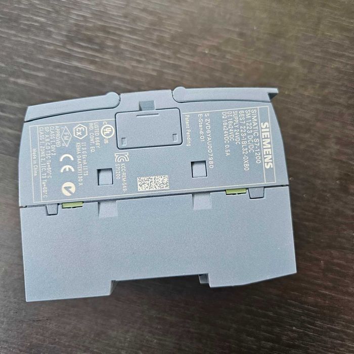 SIMATIC S7-1200,Digital I/O SM1223,16DI/16DO,16DI 24 V DC, Sink/Source