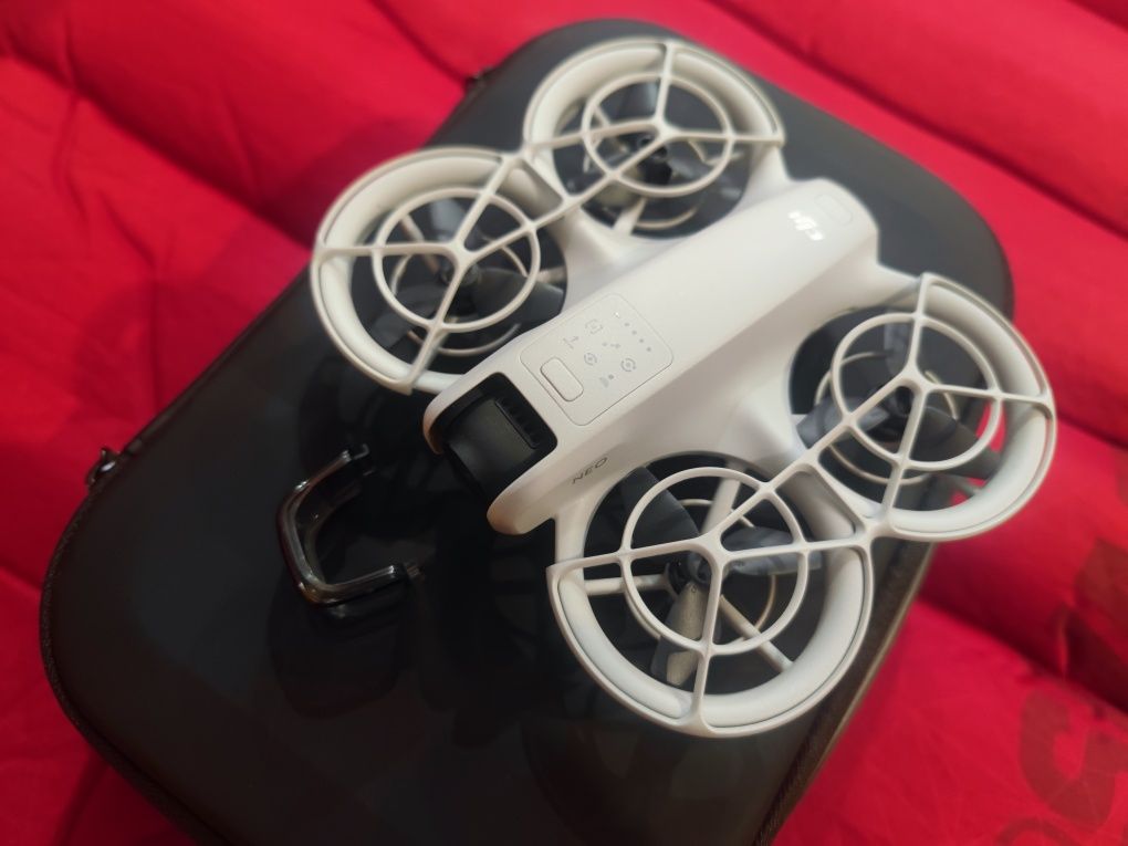 DJI Neo дрон като нов