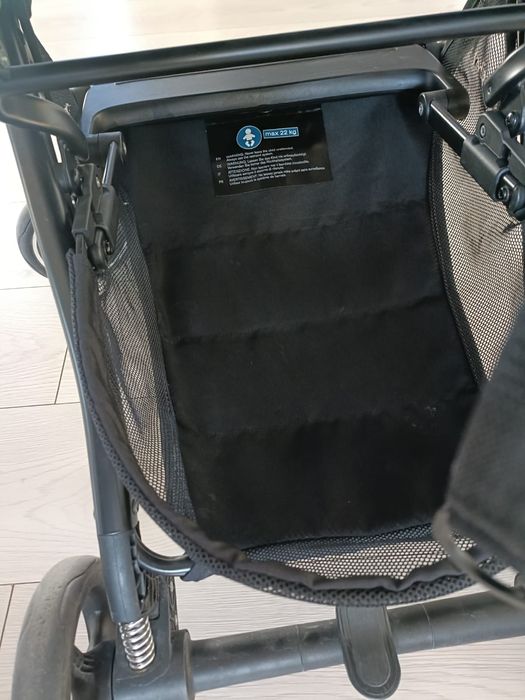 Vând cărucior sport Cybex