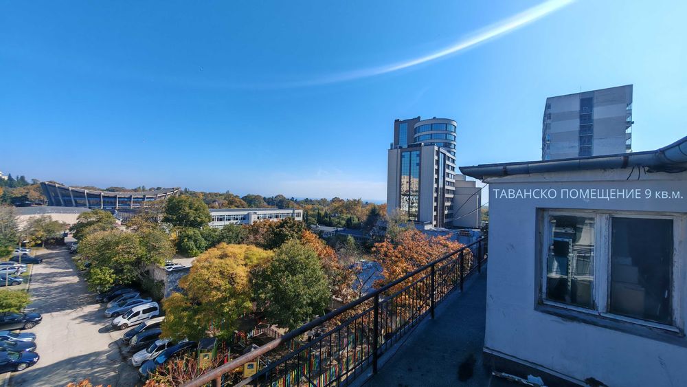 Собственик продава 4 стаен Спортна зала Варна  с паркоместа .