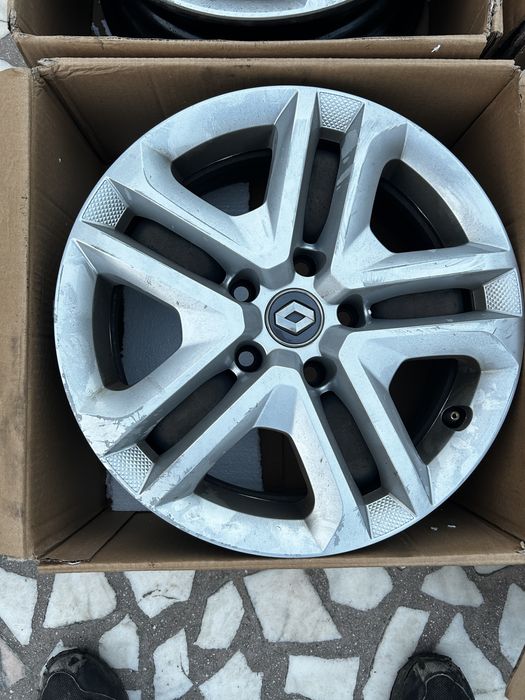 Vand set 4 jante 16” cu capace originale Renault Megane 4
