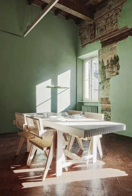 Чисто нова разкошна книга албум "The home upgrade" на изд. gestalten.