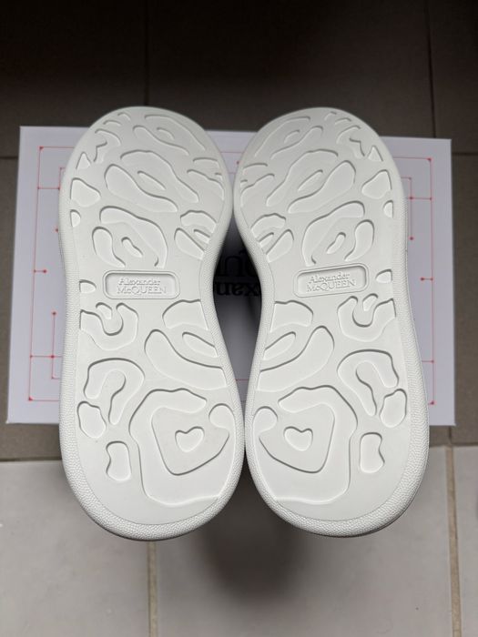 Pantofi Alexander McQuuen Oversized Sneakers- Noi, Ambalaj Complet