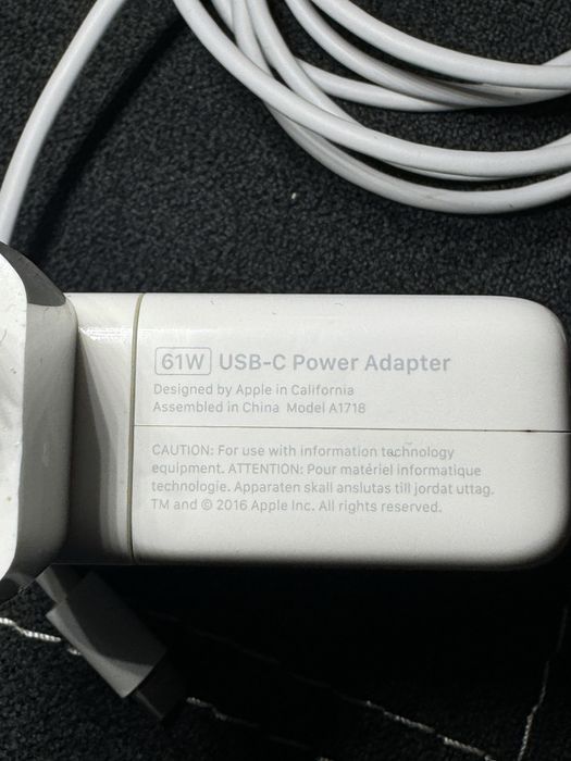 Apple USB C Power Adapter 61 W  incarcator original MacBook iPad