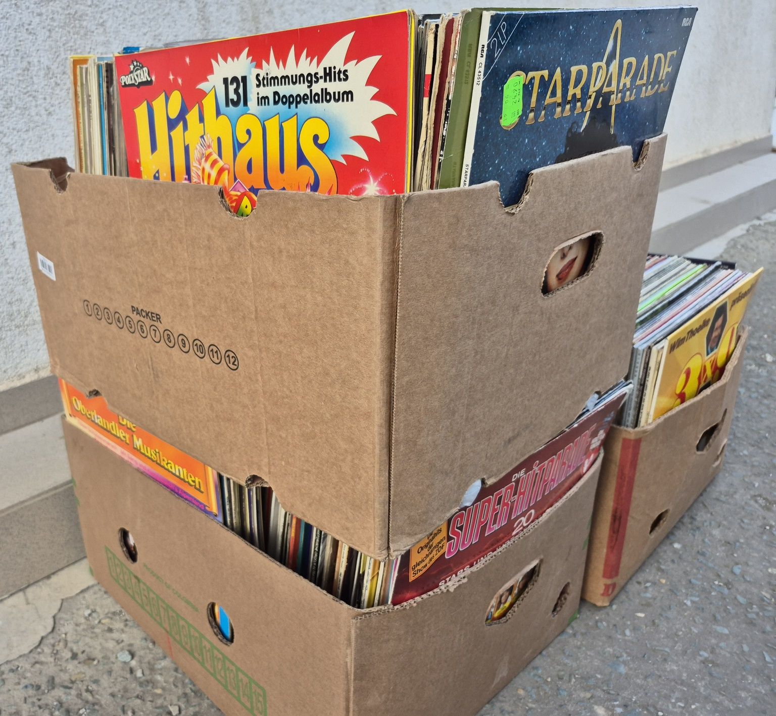 Lot 150LP (bucati) Discuri Vinil colectie muzica usoara mixta

- To