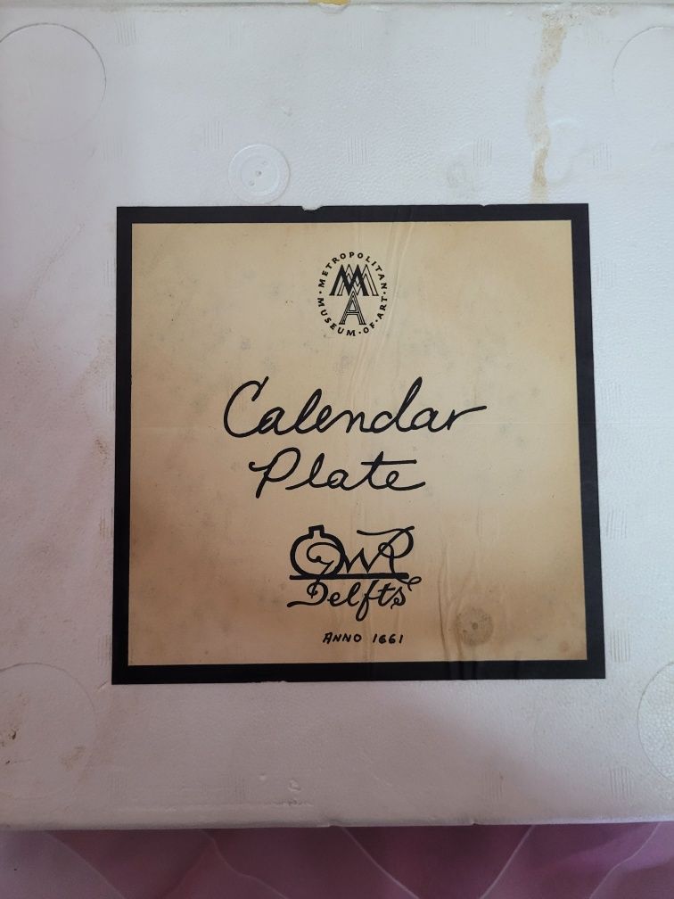 Колекционерски чинии Calendar Plate