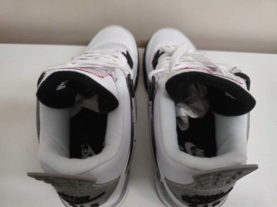Jordan 4 White Cement Marimea 41 , 42 , 43