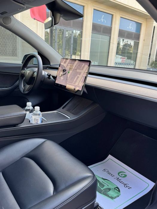 Tesla Model Y Standart 2022/2023 Srochno