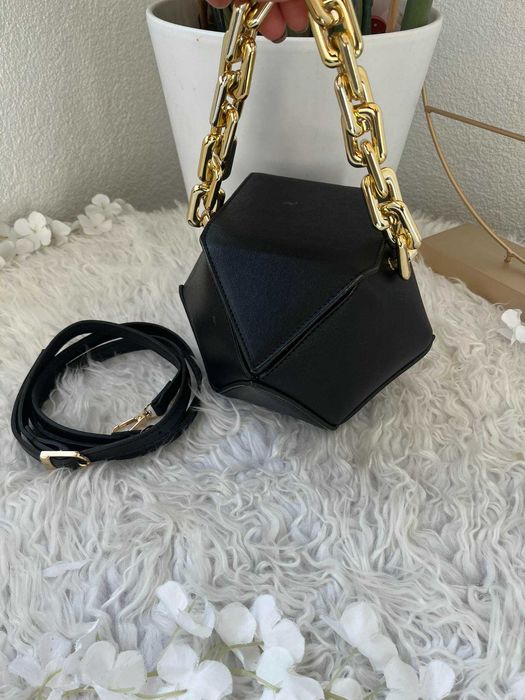 Versace,Louis Vuitton