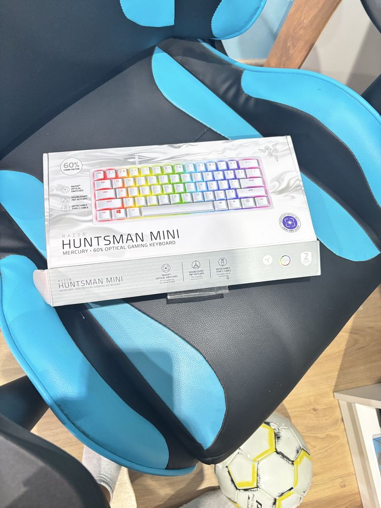 Геймърска клавиятура razer hutsman mini purple swith