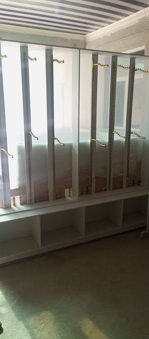 stelaj mebel , kiyimlar uchun