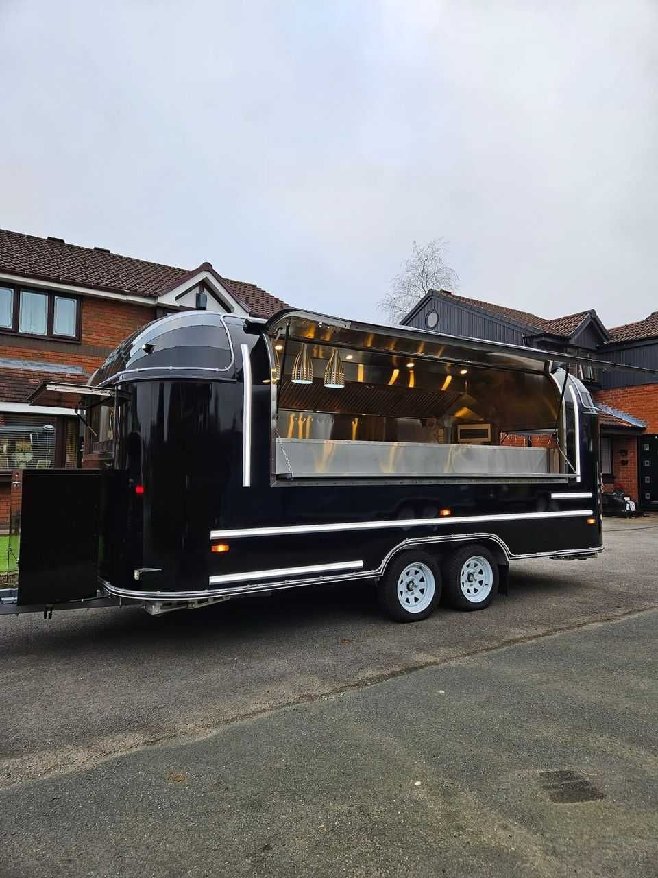 Търговска каравана FoodTruck Каравана за бързо хранене