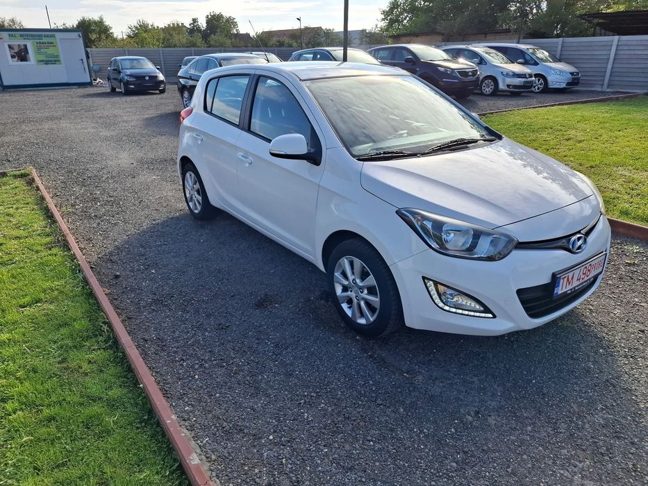 Hyundai i20 Hyundai i20 an 2013, 1.3i, posibil RATE si GARANTIE