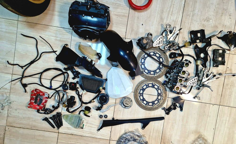 Suzuki gsxr части)))