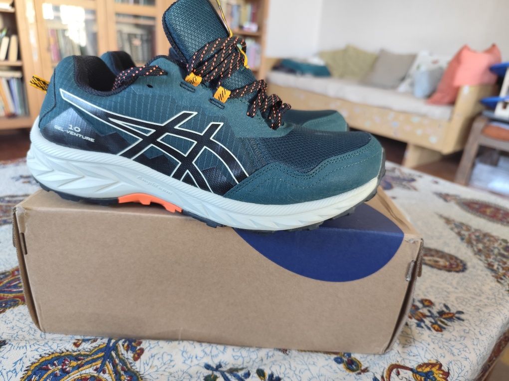 Маратонки ASICS gel-venture 10
