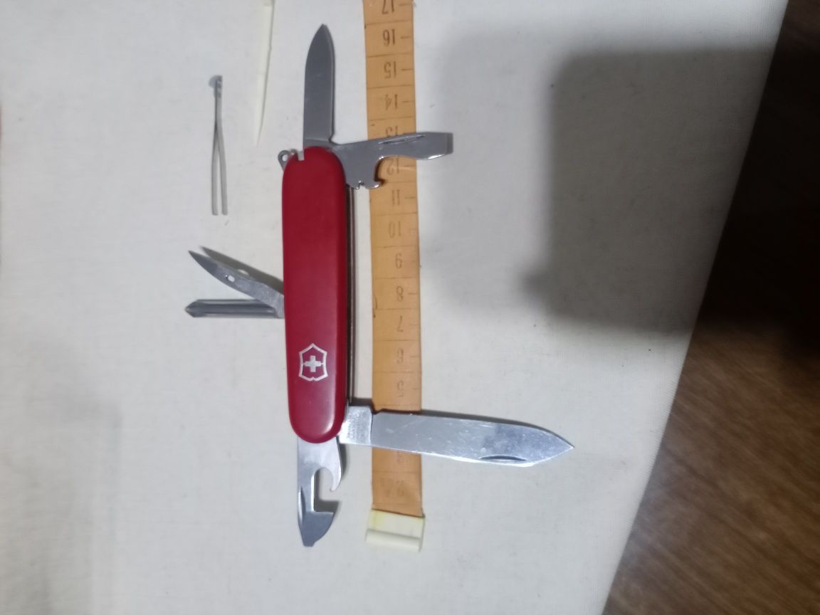 Раскладной нож производства Швейцарии