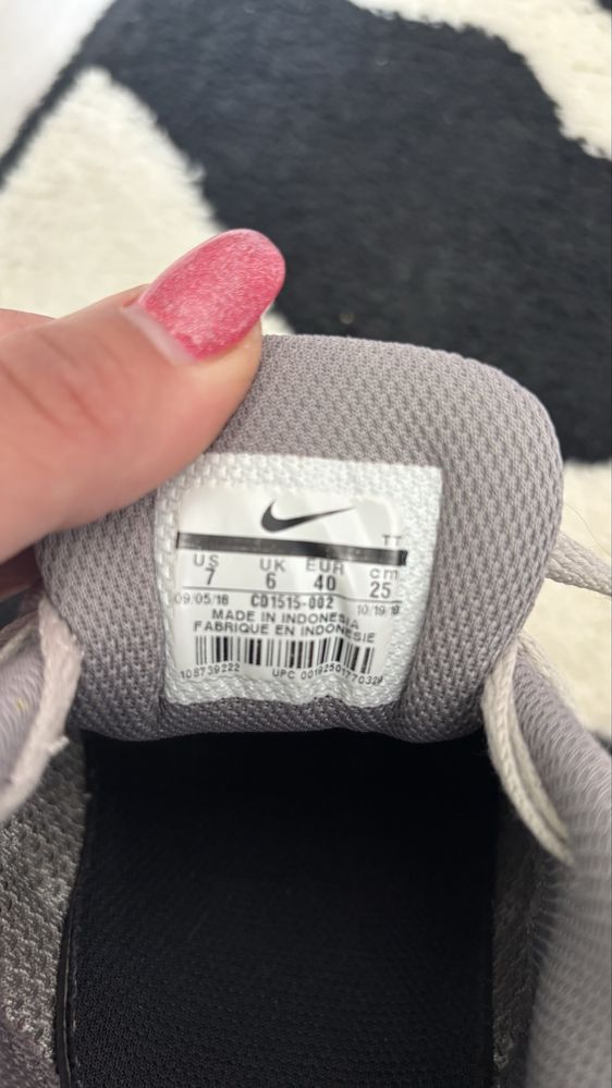 Маратонки Nike 40 нимер