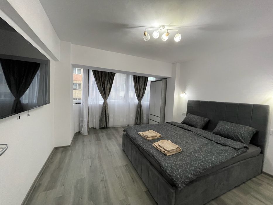 Inchiriez apartament cu 2 camere in regim hotelier zona ultracentrala
