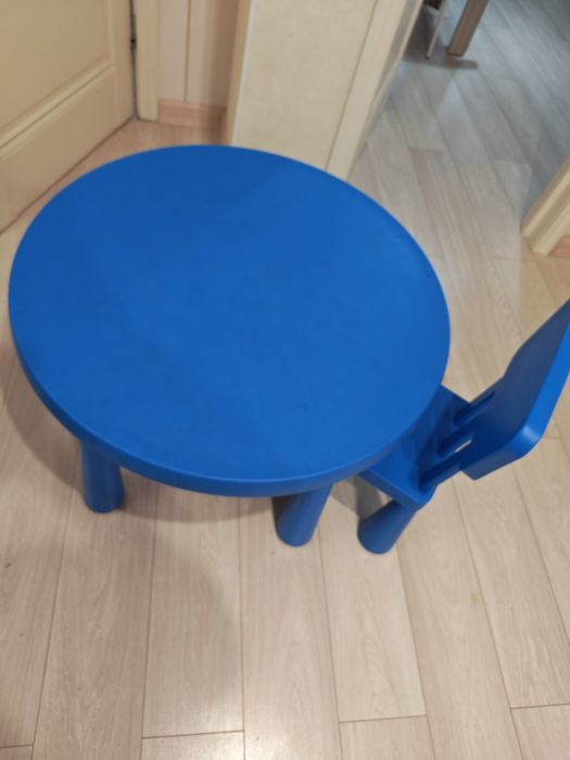 Продам детские стол MAMMUT IKEA

Стол - круглый
Раз
