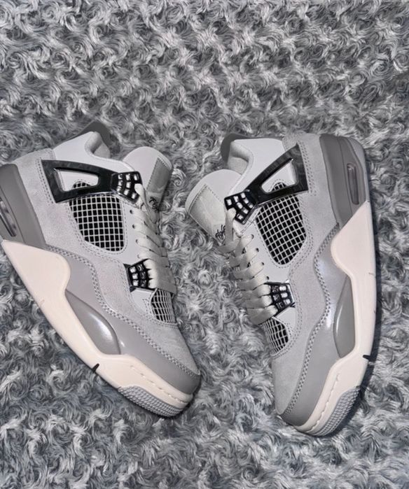 Jordan 4 frozen moments