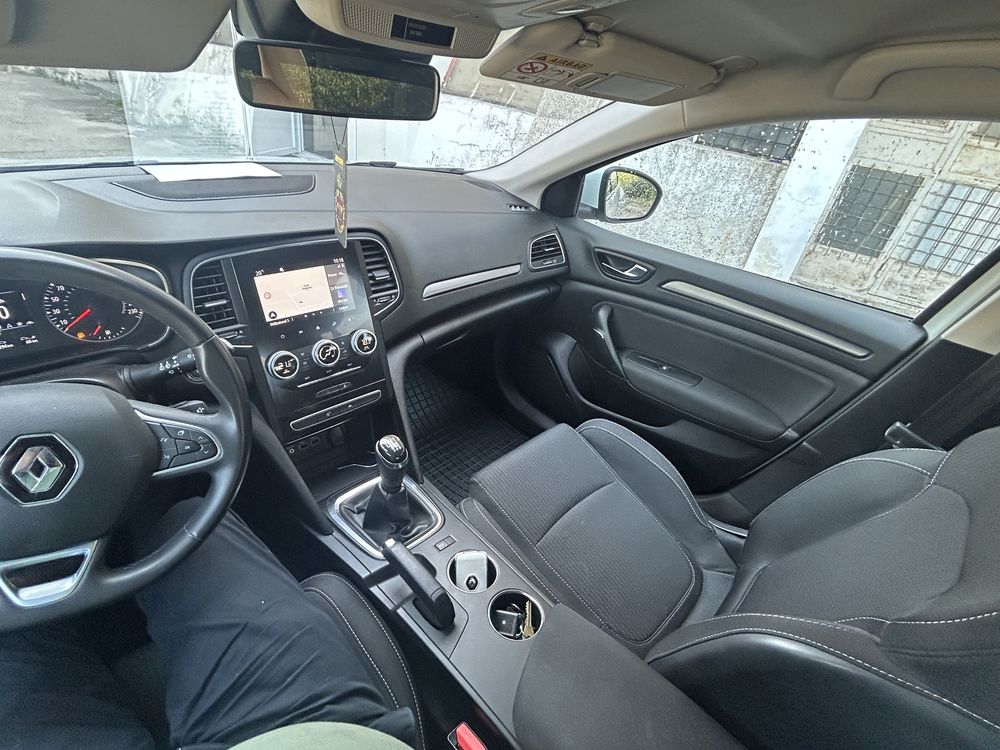 Renault megane 4 înscris. Carte service